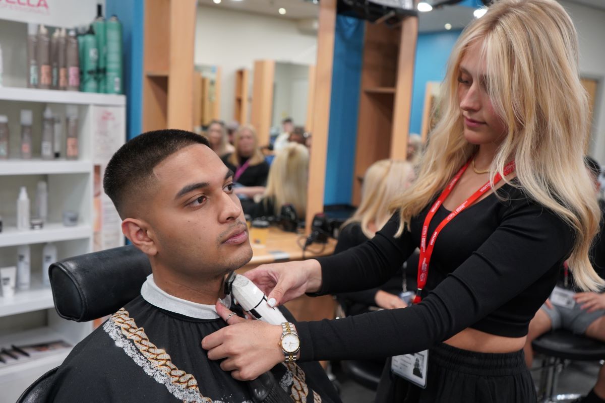 Amy Oxberry barbering demo 5