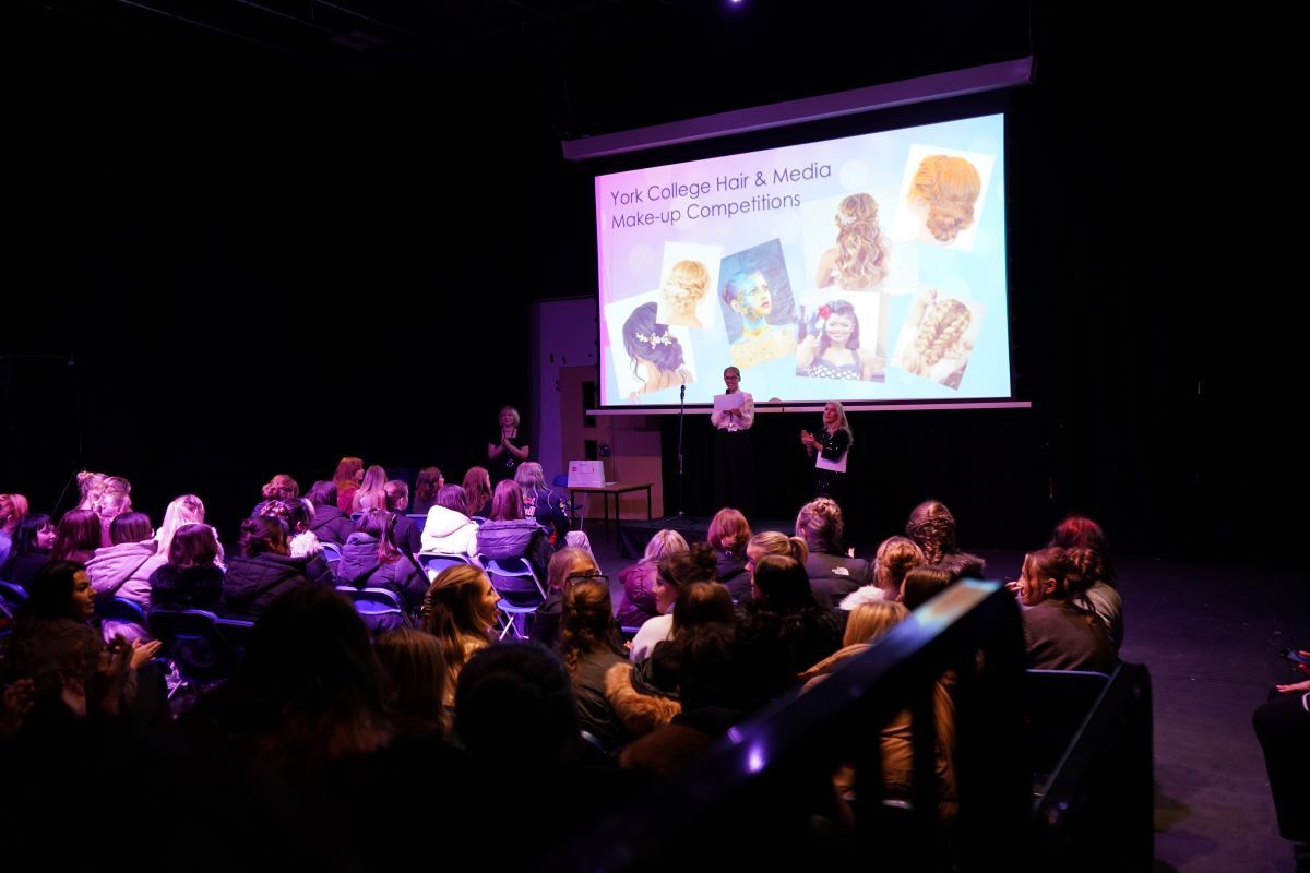 Ready Steady Glow 23