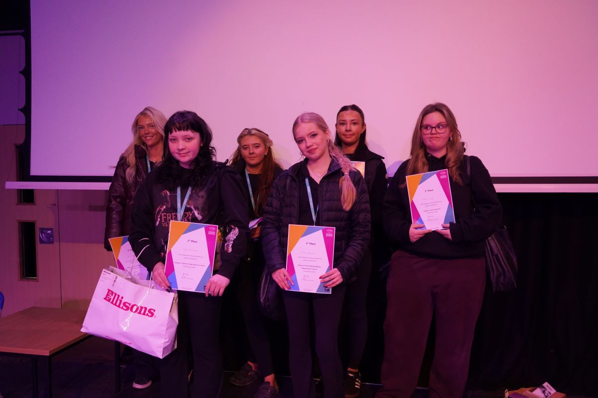 Ready Steady Glow 25