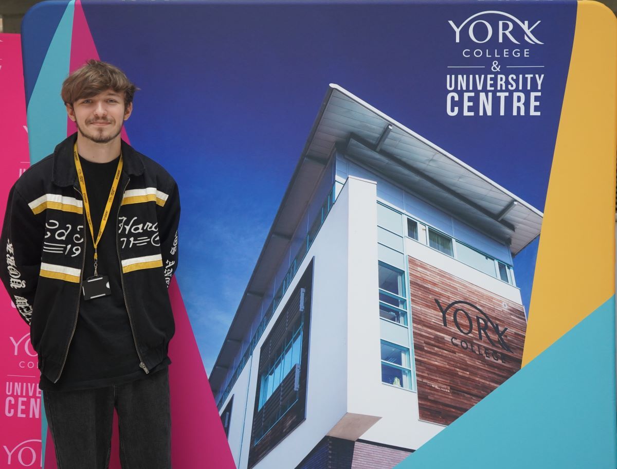 Sam Thomas banner