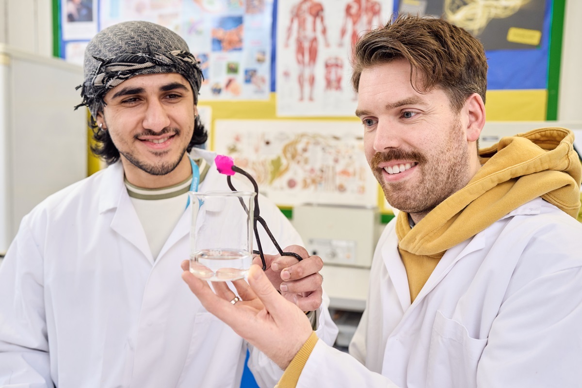 Two Access to Science students working on an experiment