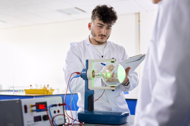 A student measures frequency - Access Science